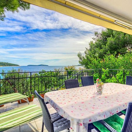 Family Friendly Seaside Apartments Rogoznica - 2010 Экстерьер фото